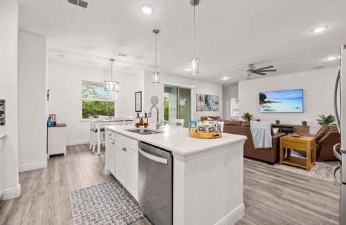 Port Saint Lucie House | Resort-Style Heated Pool & Climate-Controlled Game Room - Sleeps 12, Real Beds