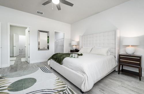 Port Malabar House | Retreat at Palm Bay Pool Home