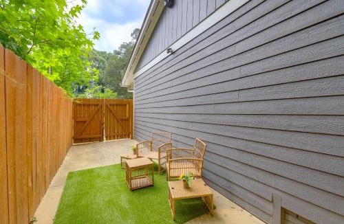 Collier Heights Apartment | Retreat for Couples & Artists! Atlanta Tiny Home