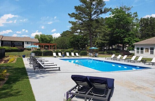 Ellenwood Apartment | Rex Townhomes 2411R I Spacious 1 Bed 1.5 Bath