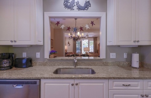 Greensboro Cottage | Reynolds Lake Oconee Resort Fishtales Lodge lakefront 4BR/3BA o
