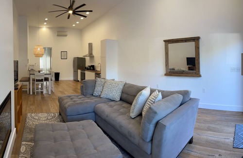 Old Town Condo | Right Side o’ Da Trax, two blocks to the beach.