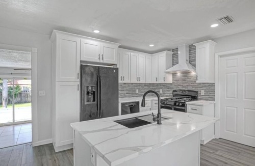 Boynton Beach House | Rio Beach Pool House - 7 min to the Beach!