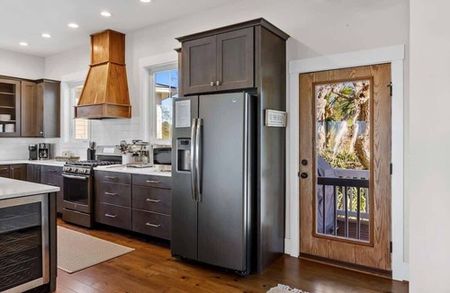 Daufuskie Island House | River Bluff Retreat-Private Dock and Included Cart