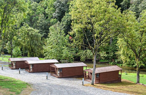 Harrogate Cabin | River Forge Cabin 77 - Cozy and Rustic 1 Bedroom Cabin - Creek Front