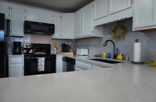 Pigeon Forge House | River Place Condos #711 3BD