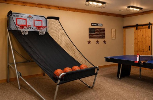 Ellijay House | River Resort Retreat Hot Tub & Game Room Pets
