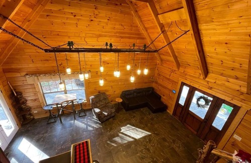 Tellico Plains Cabin | River Road Hideout PRIVATE RIVER ACCESS! Pet friendly