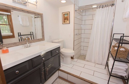 Bowling Green House | Riverfront Cabin - near Downtown BGKY