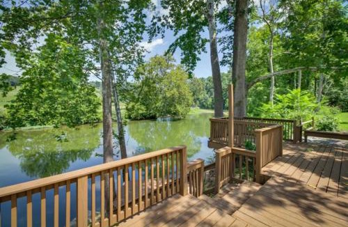 Lexington House | Riverfront Home (Apartment and Bar)