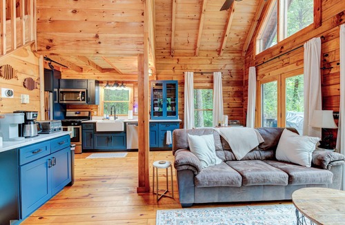 Lake Lure Cabin | Riverfront Mountain Cabin/Lake Lure Getaway