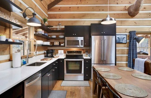 Dial Cabin | Riverside Cabin w/Hot Tub & Fire Pit