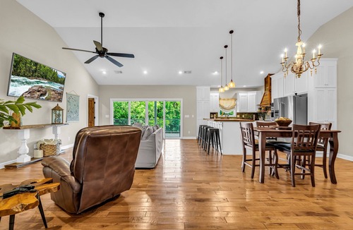 Columbus House | Riverside Getaway, Columbus, Fishing