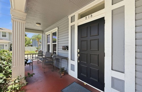 Tampa Heights Apartment | Riverside Heights 2BR Retreat