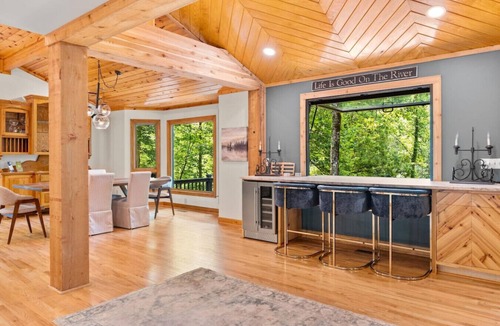 Dawsonville House | Riverview Retreat - Hot Tub - River Front