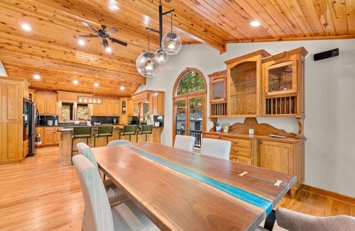 Dawsonville House | Riverview Retreat - Hot Tub - River Front