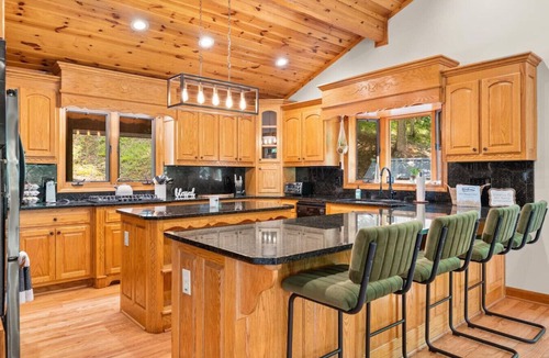 Dawsonville House | Riverview Retreat - Hot Tub - River Front