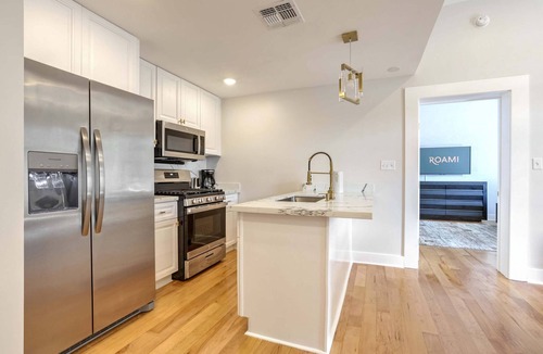 Arts/Warehouse District Apartment | Roami at Churchill | 4 Bed Combo | 2 Units