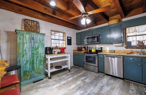 Mentone Ski Chalet | Rock Haven | Hot Tub, Fire Pit, Near DeSoto