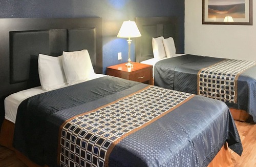 Circleville Hotel | Rodeway Inn Circleville