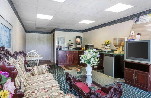 Gadsden Hotel | Rodeway Inn Gadsden - Attalla