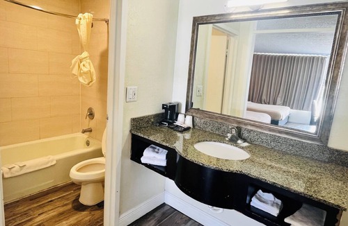Silver Springs Hotel | Rodeway Inn Silver Springs - Ocala East