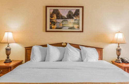Sylacauga Hotel | Rodeway Inn Sylacauga Hwy 280