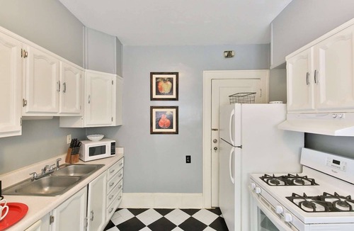 Morningside-Lenox Park Cottage | Roller-Coaster to the World Cup, Parks, Restaurants, Beltline & Shopping!