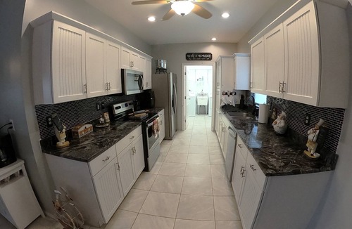 Lawrenceburg House | Rollin on the River: Riverfront, Hot Tub, Creation Museum, Ark, Ski, Sleeps 15