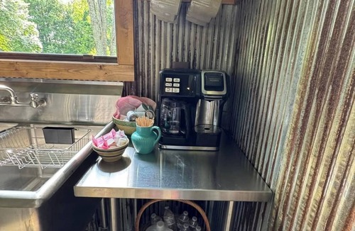 Doniphan Cabin | Romantic couples retreat 100 feet from Current River, Doniphan, MO