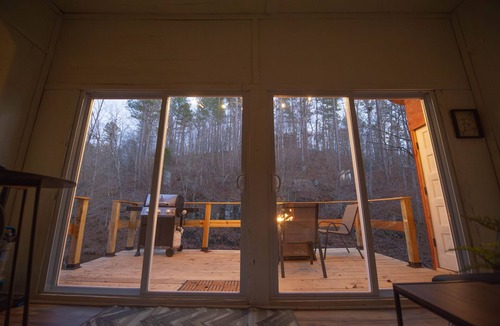 Fairdealing Apartment | Romantic Mark Twain Current River Treehouse Glamping Getaway