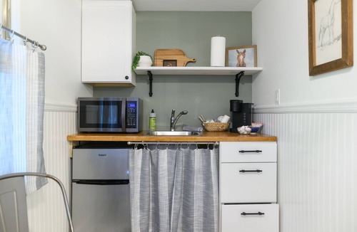 Versailles House | Rose Hill Inn