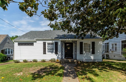 Fondren House | Royal Cottage!