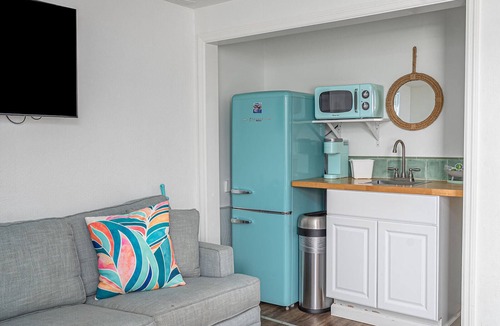 Savannah Beach Hotel | Royal Palms Motel