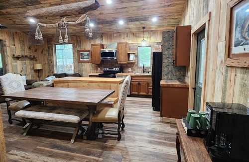 Amity Cabin | Rustic Comfort Cabins-Anglers Basin with Hot Tub