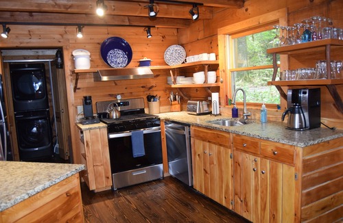 Cashiers Cabin | Rustic Log Cabin- In Town Cashiers- Pet-Friendly!