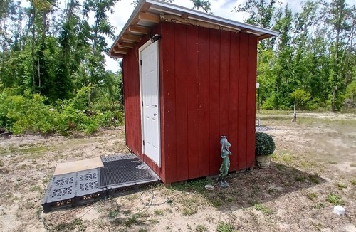 Mayo House | RV with 1full bed 2twin beds and AC WiFi smart TV bathroom outdoor shower house