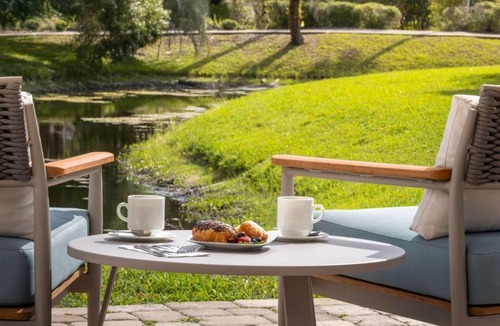 Wesley Chapel Hotel | Saddlebrook Resort Deluxe King Room | Pool, Golf & Tennis Access