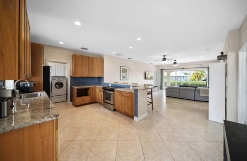 White Marlin Beach House | SALT HAVEN-BEAUTIFUL 70' WATERFRONT/CANAL POOL HOME + PRIVATE BEACH & BOAT RAMP