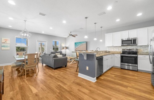 Crystal Beach Villa | Sandy Feet Retreat|Heart of Destin|Community Pool