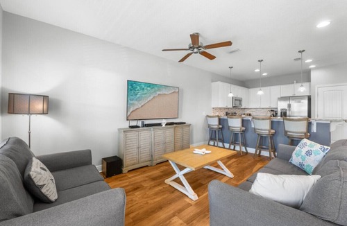 Crystal Beach Villa | Sandy Feet Retreat|Heart of Destin|Community Pool