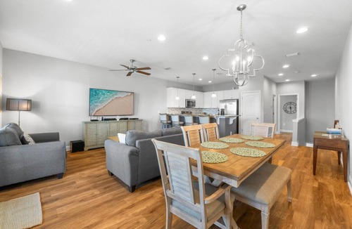 Crystal Beach Villa | Sandy Feet Retreat|Heart of Destin|Community Pool