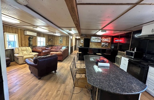 Venice Boat Rental | Sausalito South- Spacious, Comfortable, and Clean Houseboat