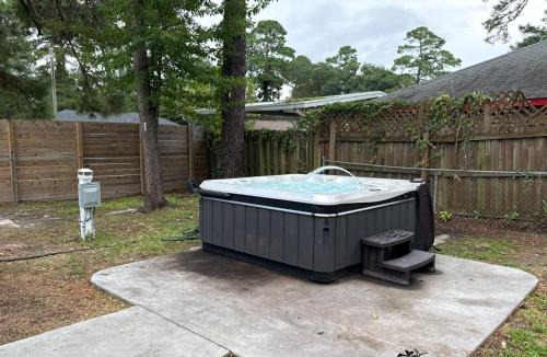 Savannah House | Savannah Home|Pool|Hot Tub|Sleeps8|pet+