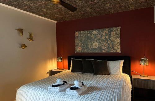 Savannah House | Savannah Home|Pool|Hot Tub|Sleeps8|pet+