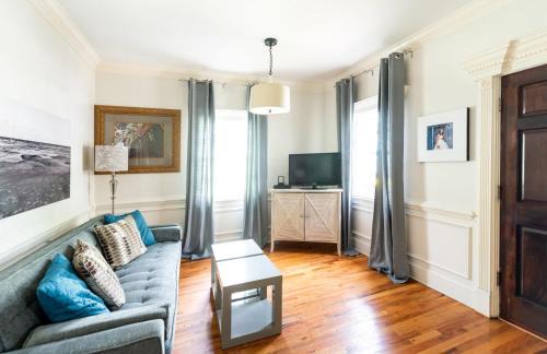 Beach Institute House | Savannah Rose Cottage by Lucky Savannah
