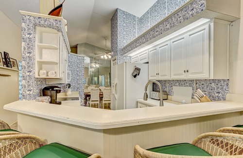 American Beach House | Screened In Private Pool | Summer Beach Home | Short Walk to the Beach