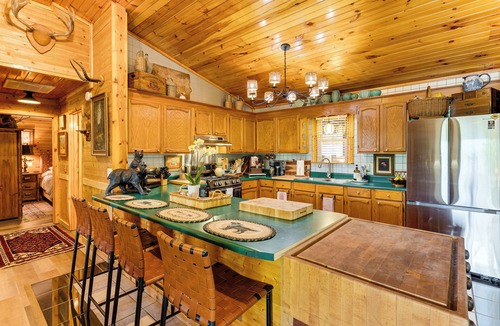 Marble Cabin | Screened Porch, Deck + Mtn Views: Andrews Retreat!