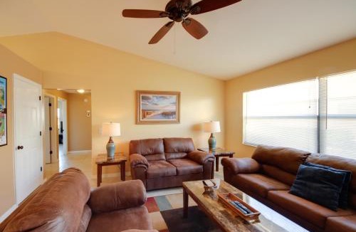 Highland House | Screened Porch + Pool Access: Cozy Sebring Condo