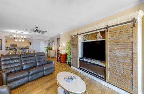 Biloxi House | Sea Breeze 1011 Penthouse